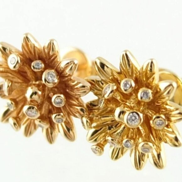 GUCCI Diamond Flower Stud Earrings 18 Yellow Gold Auth w/Box D-1000 - Picture 1 of 6